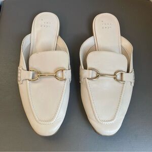 Women’s Size 6.5 Faux Leather Mules Bone Off White Gold Trim A New day Workwear